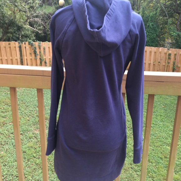 Lilly Pulitzer zip pullover. - Picture 3 of 4